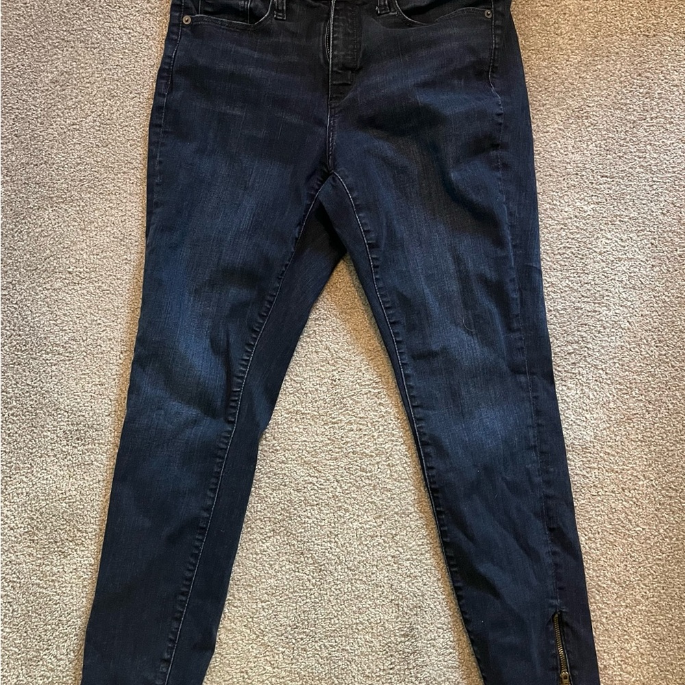 Universal Thread Dark Blue Skinny Jeans with ankle zippers